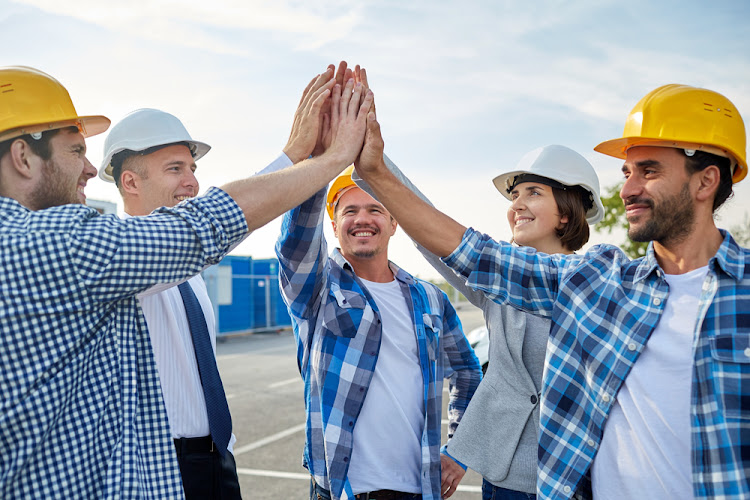 Agencias de empleo en Rogers, (Kansas) – Mejores oficinas de trabajo cerca de ti - AF1QipPFcOVQAZWEqyrlvEWJWR7gSe0rJ8sRyHZ7GAQSw800 H500 K No